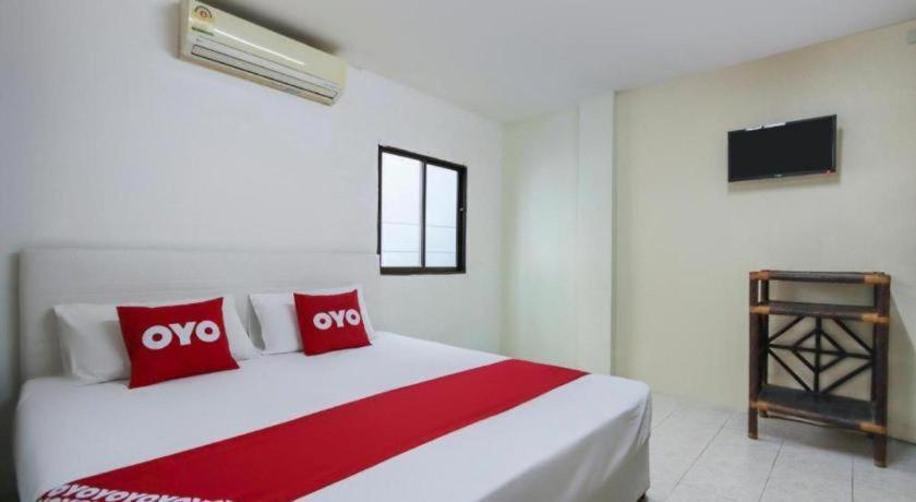 Oyo 885 And Me House Hotel 2*